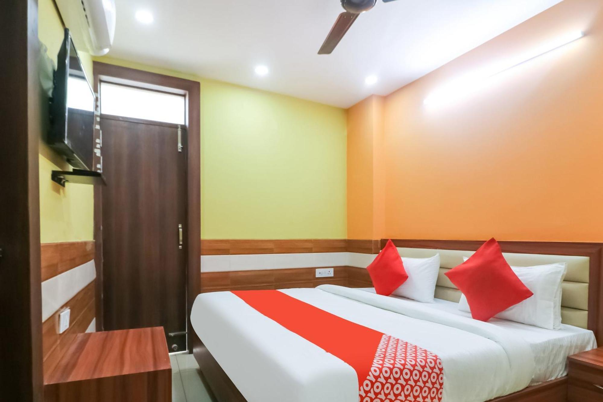 OYO 75218 Hotel Mayur Plaza Delhi  Dış mekan fotoğraf