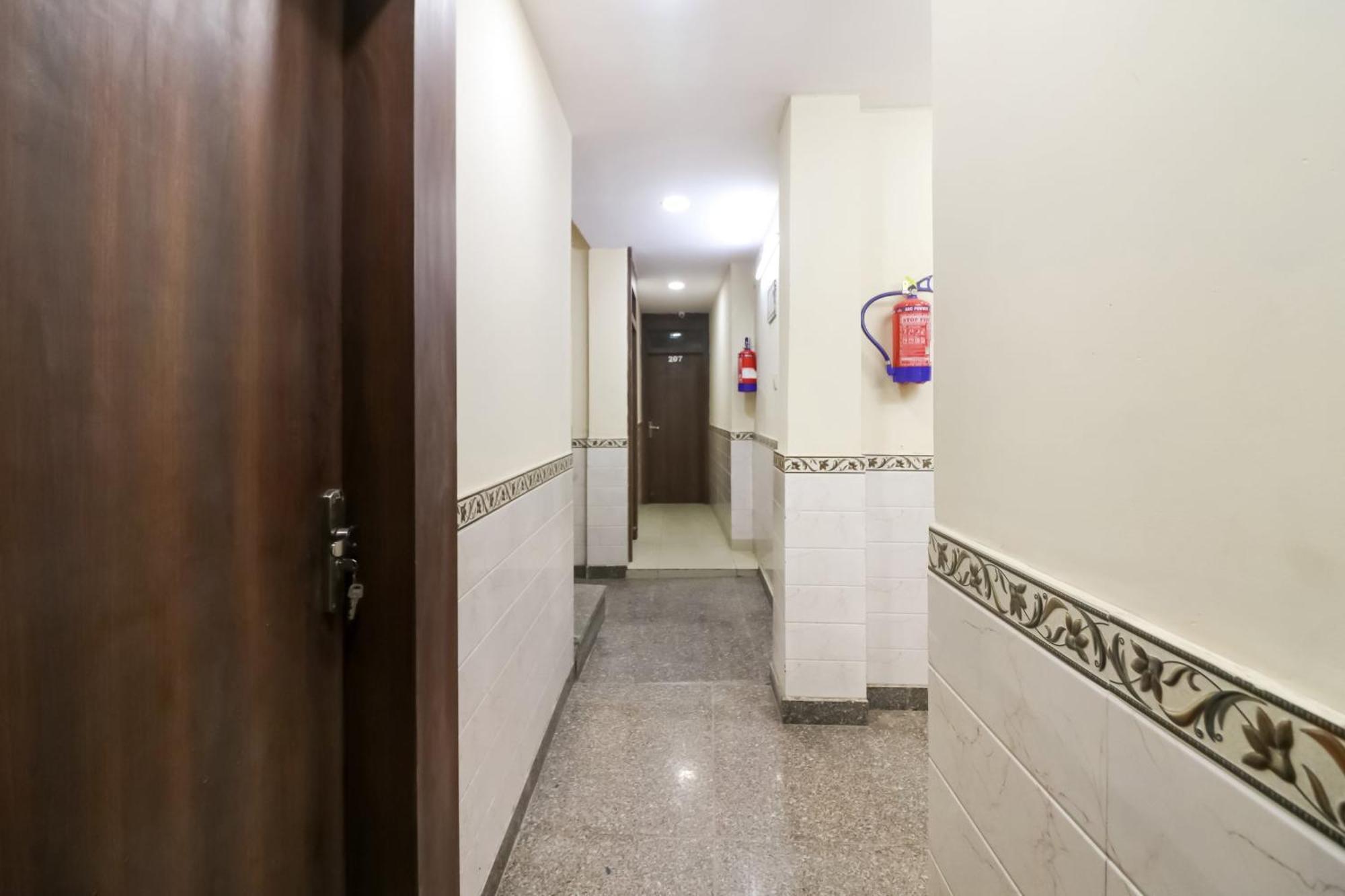 OYO 75218 Hotel Mayur Plaza Delhi  Dış mekan fotoğraf