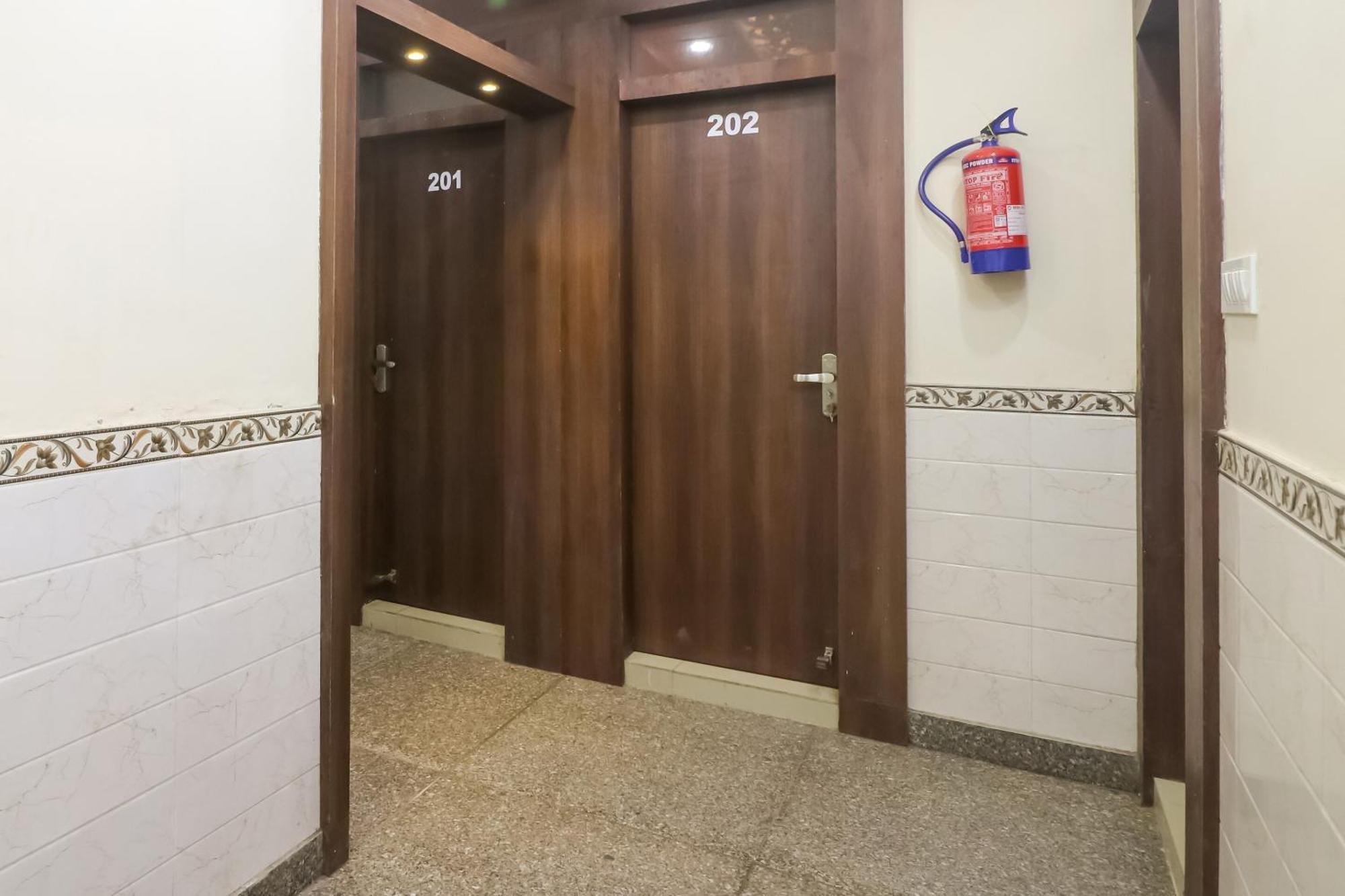 OYO 75218 Hotel Mayur Plaza Delhi  Dış mekan fotoğraf